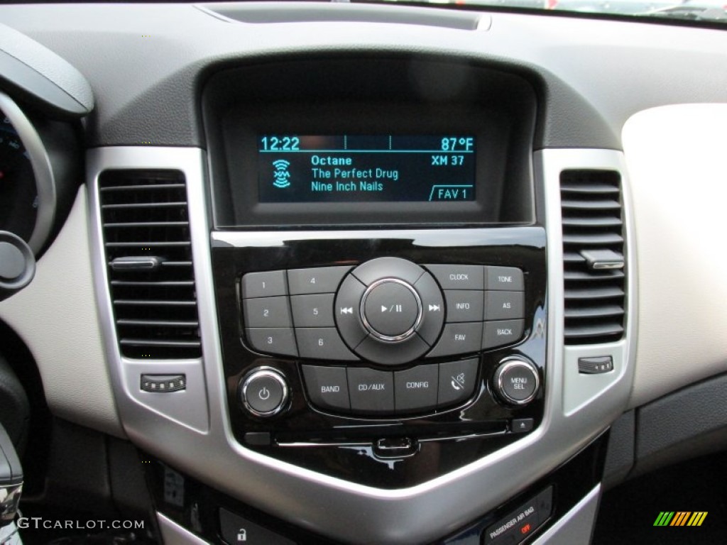 2014 Cruze LS - Red Hot / Jet Black/Medium Titanium photo #15