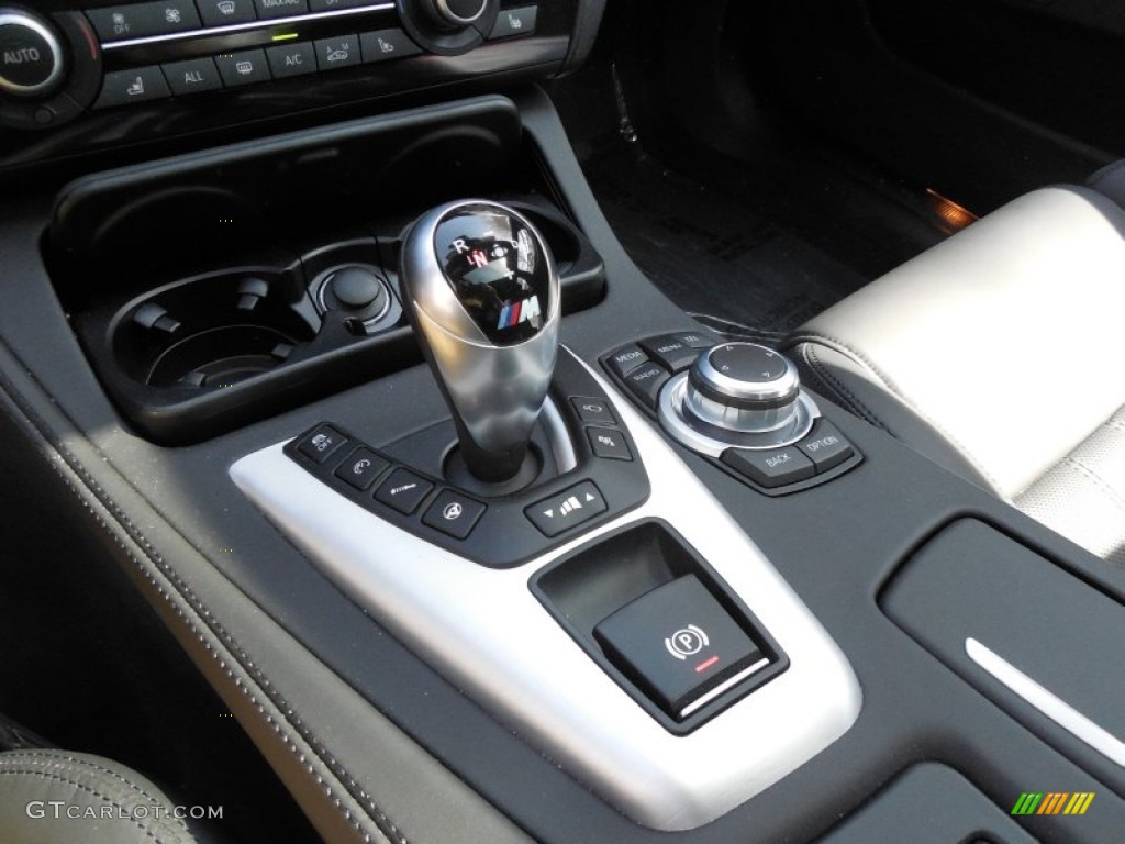 2013 BMW M5 Sedan Transmission Photos