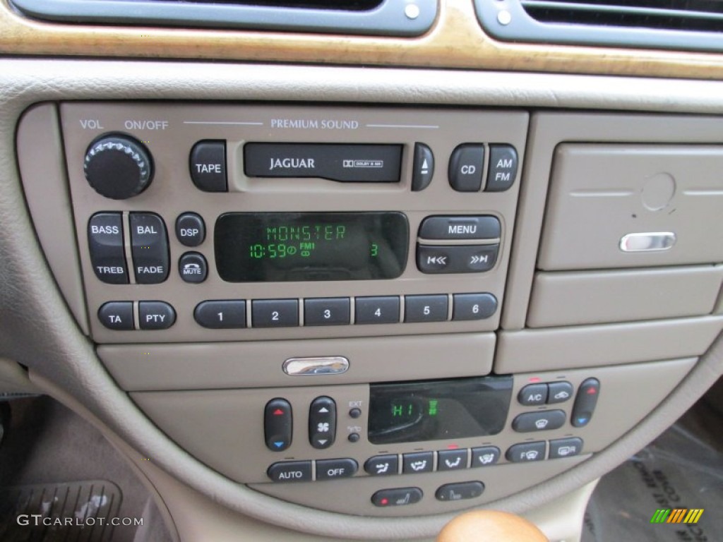 2000 Jaguar S-Type 4.0 Controls Photo #95156717