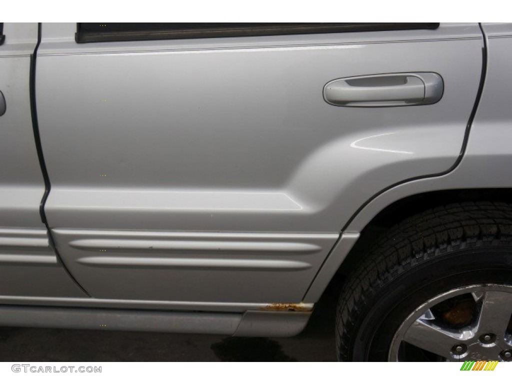 2003 Grand Cherokee Overland 4x4 - Bright Silver Metallic / Dark Slate Gray/Light Slate Gray photo #70