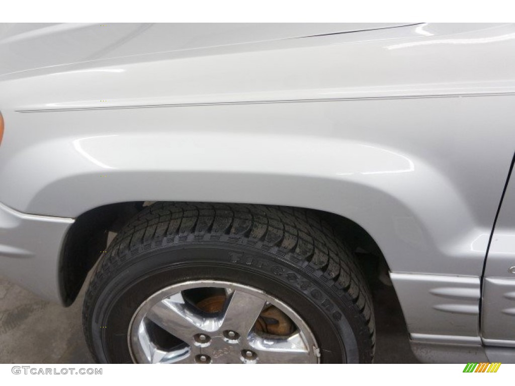 2003 Grand Cherokee Overland 4x4 - Bright Silver Metallic / Dark Slate Gray/Light Slate Gray photo #74