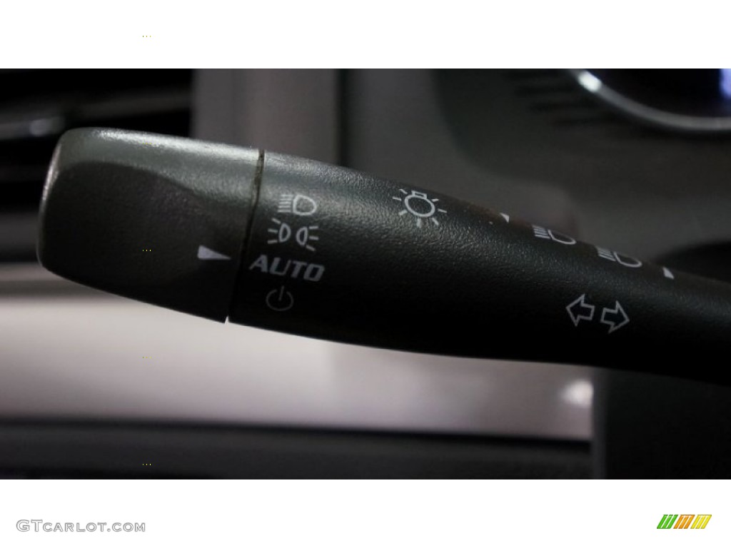 2007 Aura XR - Silver Pearl Metallic / Black photo #31