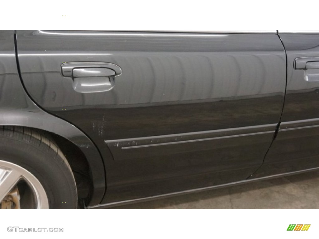 2003 Marauder  - Black / Dark Charcoal photo #52