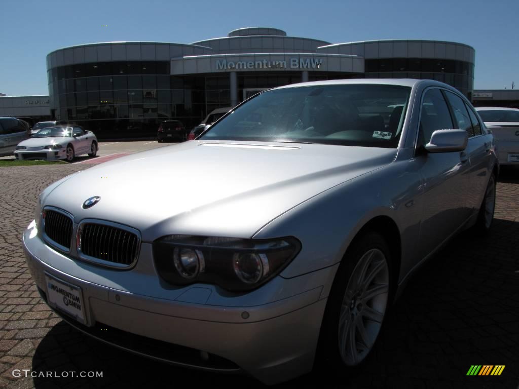 Titanium Silver Metallic BMW 7 Series