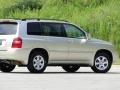 2001 Vintage Gold Metallic Toyota Highlander V6 4WD  photo #27