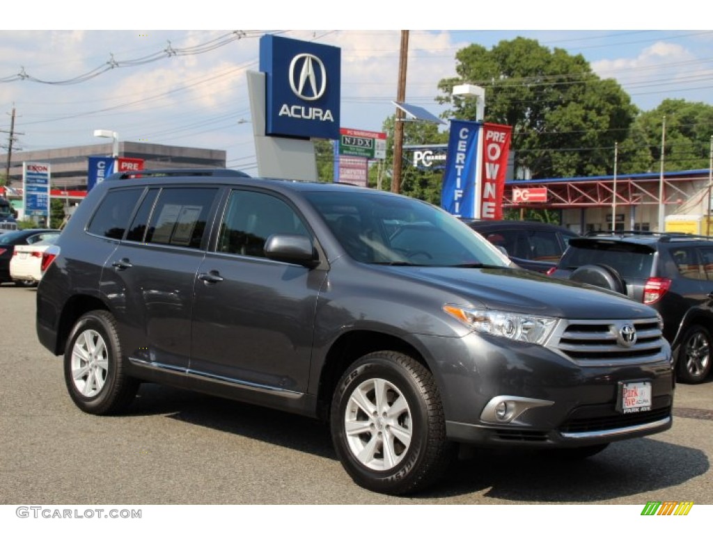 Magnetic Gray Metallic Toyota Highlander