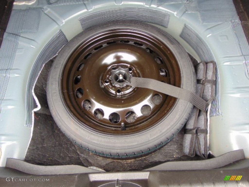 2013 Cruze LS - Cyber Gray Metallic / Jet Black/Medium Titanium photo #25