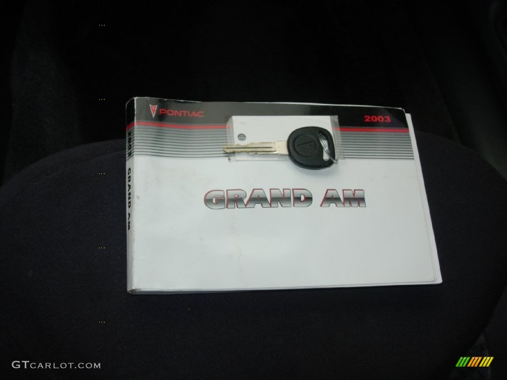 2003 Grand Am SE Sedan - Summit White / Dark Pewter photo #19