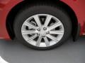 2014 Toyota Camry XLE Wheel and Tire Photo