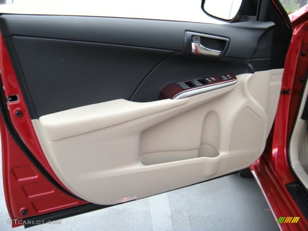 2014 Toyota Camry XLE Ivory Door Panel Photo #95215755