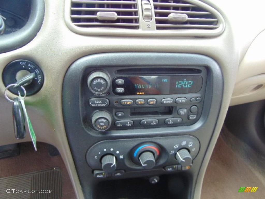2003 Alero GL Sedan - Sandstone Metallic / Neutral photo #15