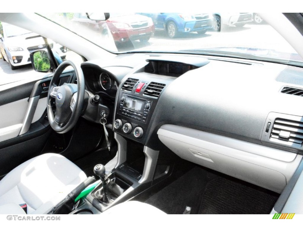 2014 Forester 2.5i Premium - Marine Blue Pearl / Platinum photo #9