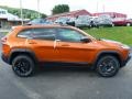 Mango Tango Pearl Coat - Cherokee Trailhawk 4x4 Photo No. 6