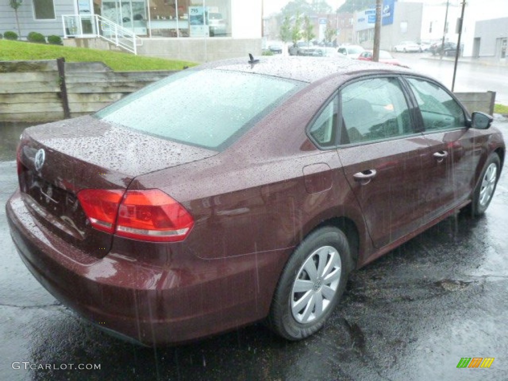 2013 Passat 2.5L S - Opera Red Metallic / Titan Black photo #12