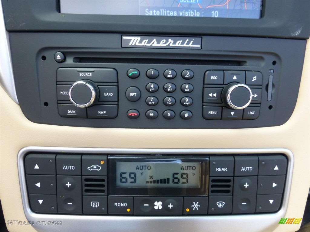 2014 Maserati GranTurismo Convertible GranCabrio Controls Photo #95236551