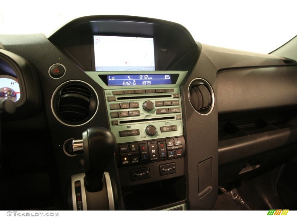 2011 Pilot Touring 4WD - White Diamond Pearl / Black photo #18