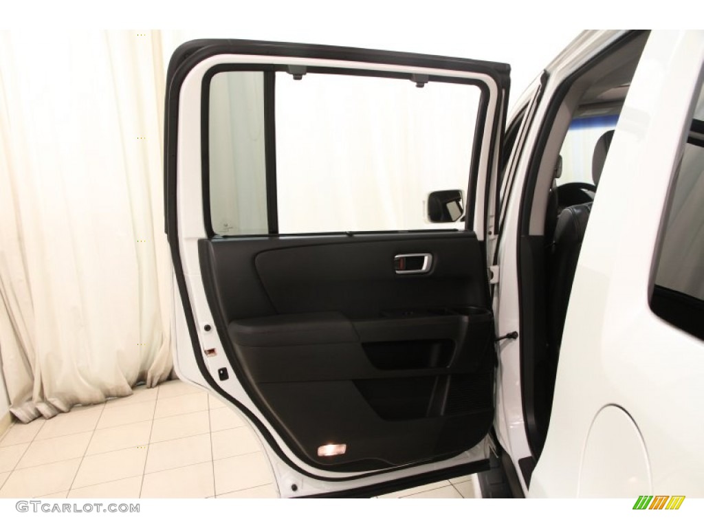 2011 Pilot Touring 4WD - White Diamond Pearl / Black photo #26