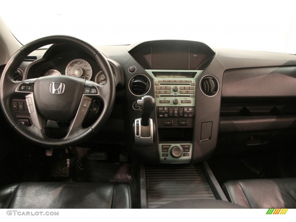 2011 Pilot Touring 4WD - White Diamond Pearl / Black photo #32