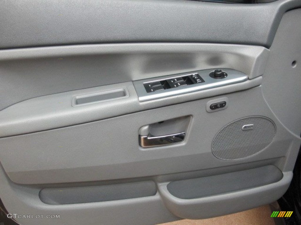 2007 Grand Cherokee SRT8 4x4 - Black / Medium Slate Gray photo #41