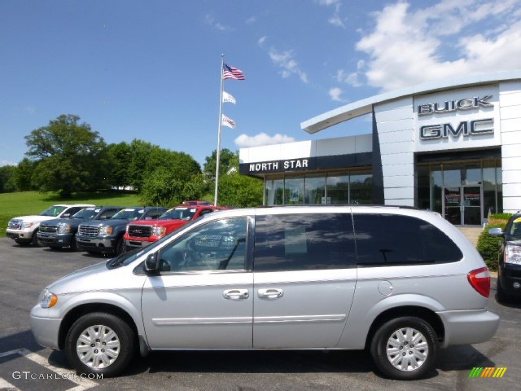 2007 Town & Country LX - Bright Silver Metallic / Medium Slate Gray photo #8