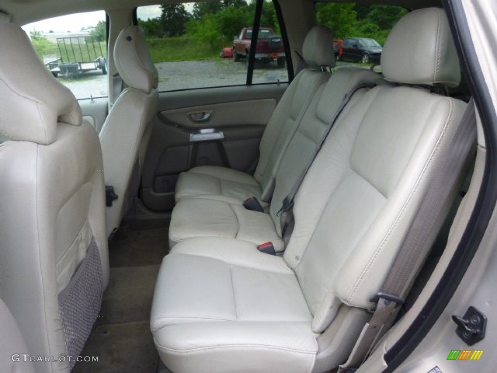 2004 Volvo XC90 T6 AWD Rear Seat Photos