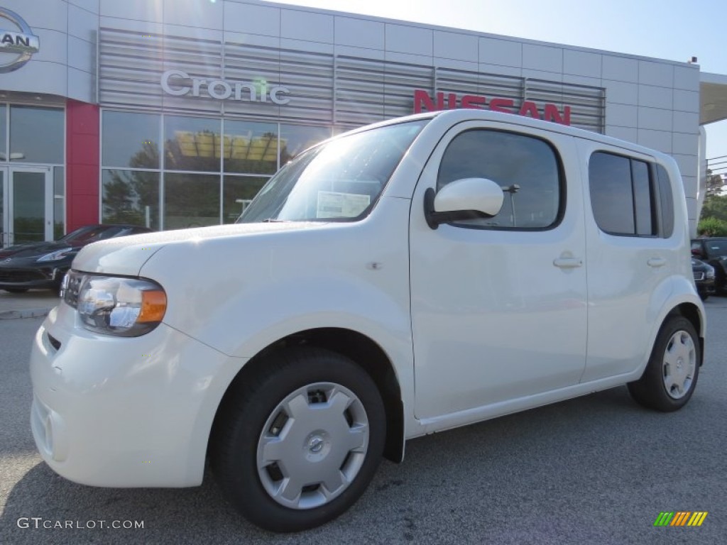 Pearl White Nissan Cube