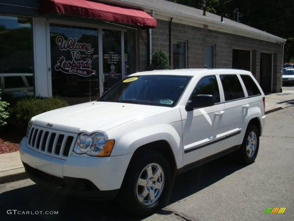 2008 Grand Cherokee Laredo 4x4 - Stone White / Dark Slate Gray photo #1