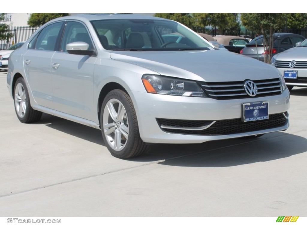 2014 Passat 1.8T SE - Reflex Silver Metallic / Moonrock photo #1