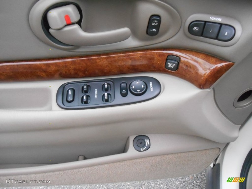 2002 Buick LeSabre Limited Controls Photo #95281062