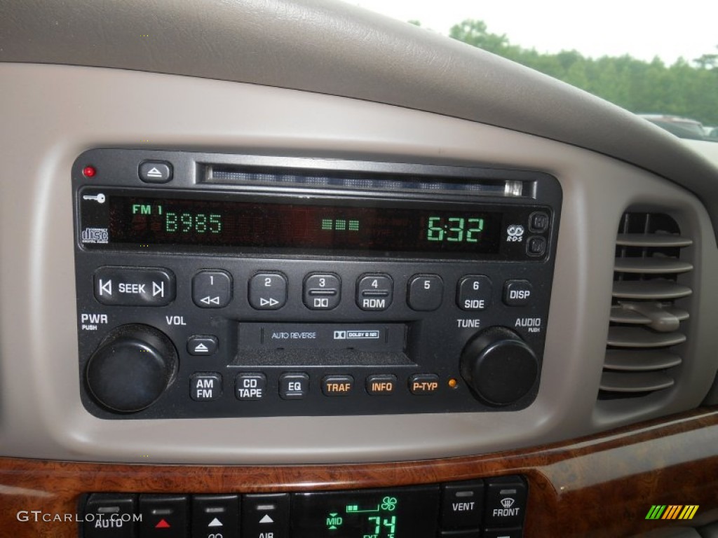 2002 Buick LeSabre Limited Controls Photo #95281236