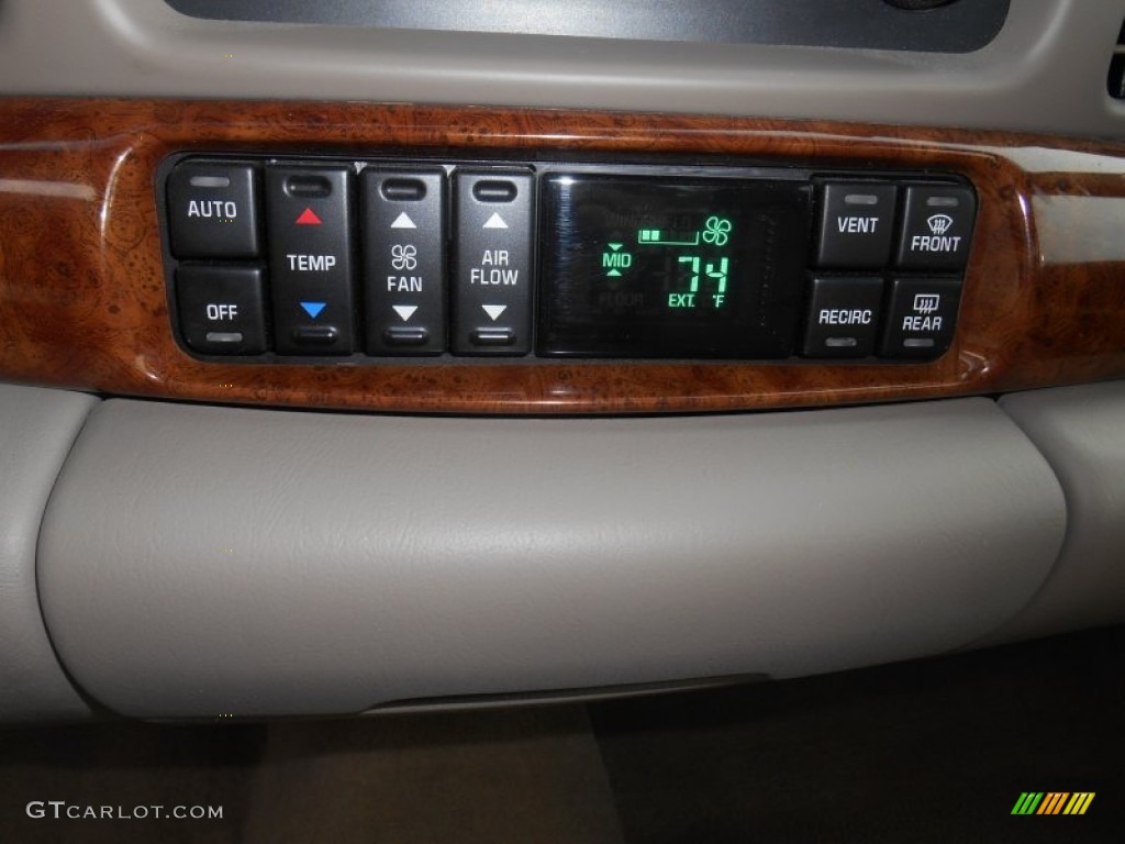 2002 Buick LeSabre Limited Controls Photo #95281254