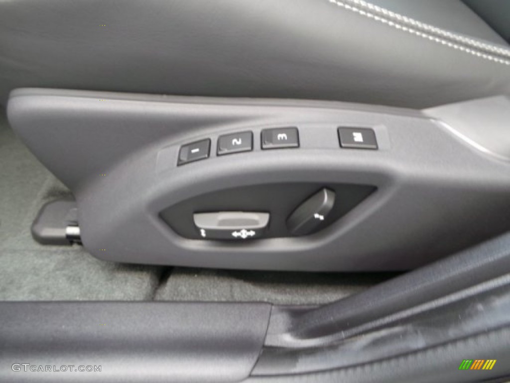 2015 Volvo S60 T6 Drive-E Controls Photo #95282061