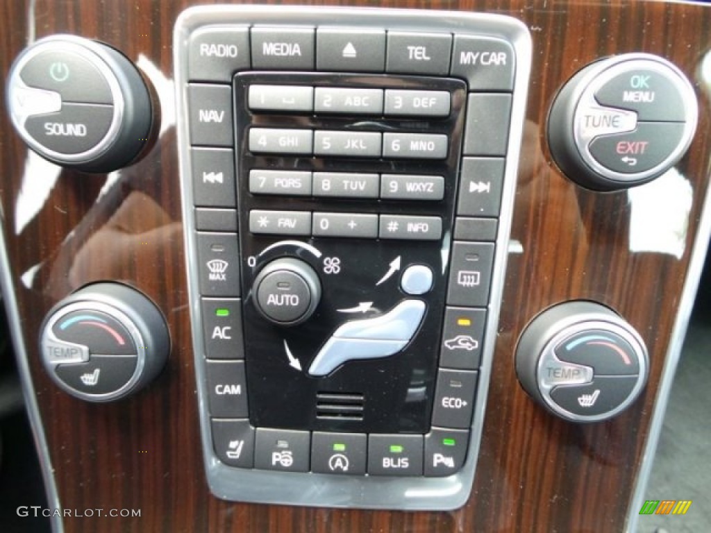 2015 Volvo S60 T6 Drive-E Controls Photo #95282172