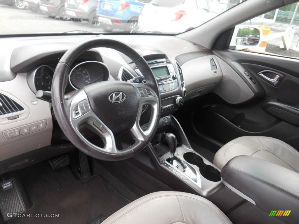 2012 Tucson Limited AWD - Cotton White / Taupe photo #15
