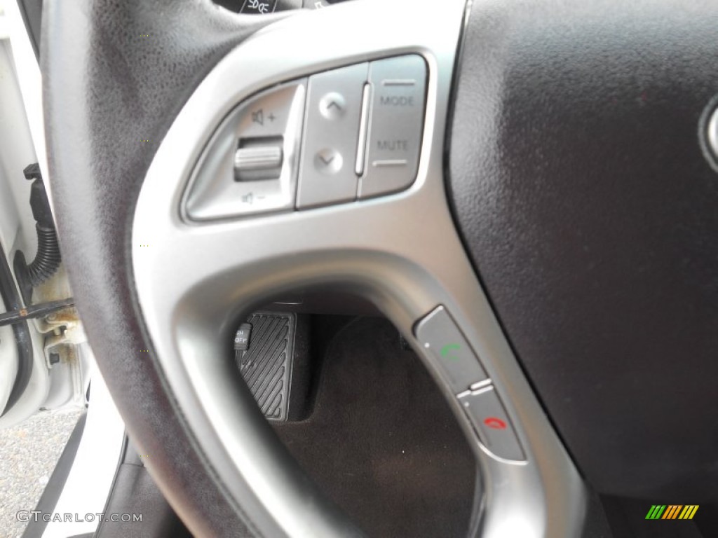 2012 Tucson Limited AWD - Cotton White / Taupe photo #24