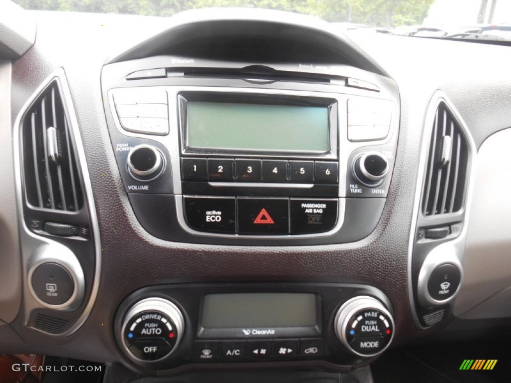 2012 Tucson Limited AWD - Cotton White / Taupe photo #27
