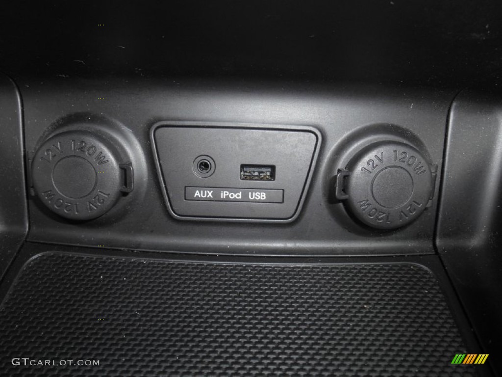 2012 Tucson Limited AWD - Cotton White / Taupe photo #30