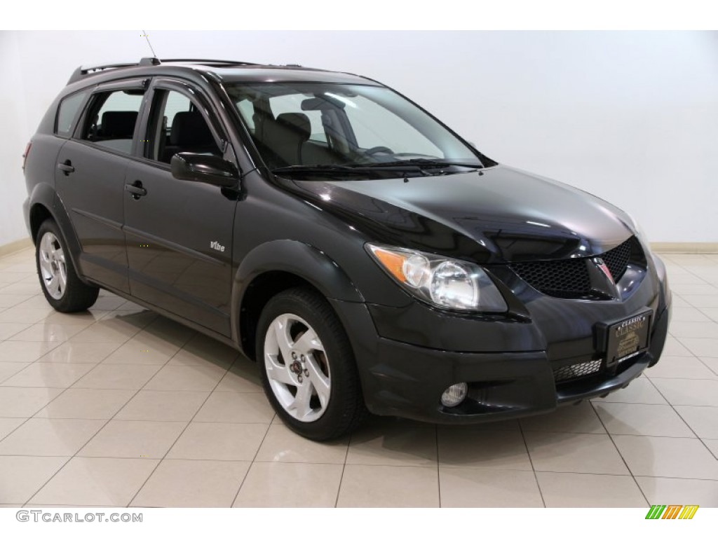 2004 Vibe AWD - Abyss Black / Graphite photo #1