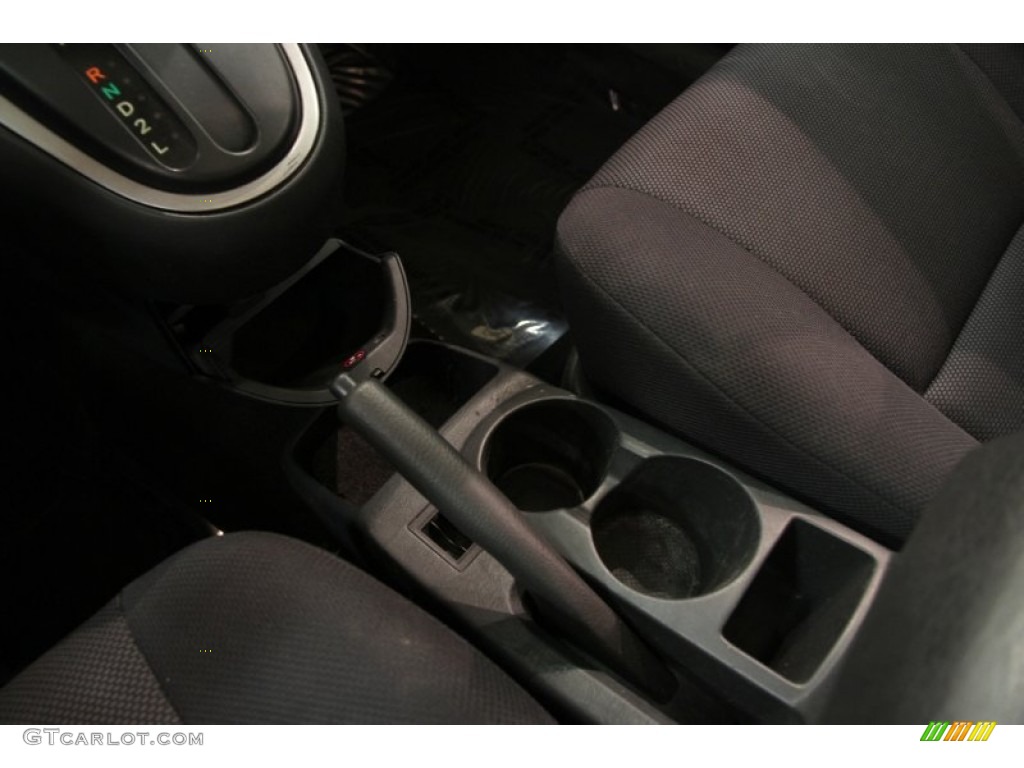 2004 Vibe AWD - Abyss Black / Graphite photo #10