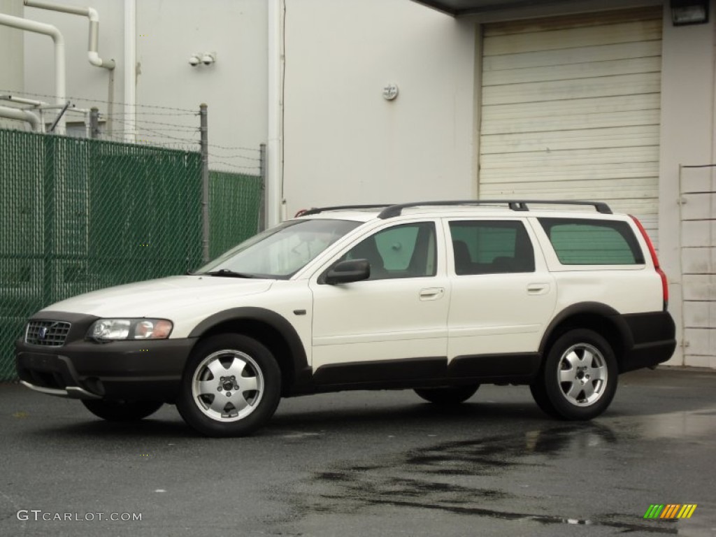 2003 XC70 AWD - White / Beige/Light Sand photo #2