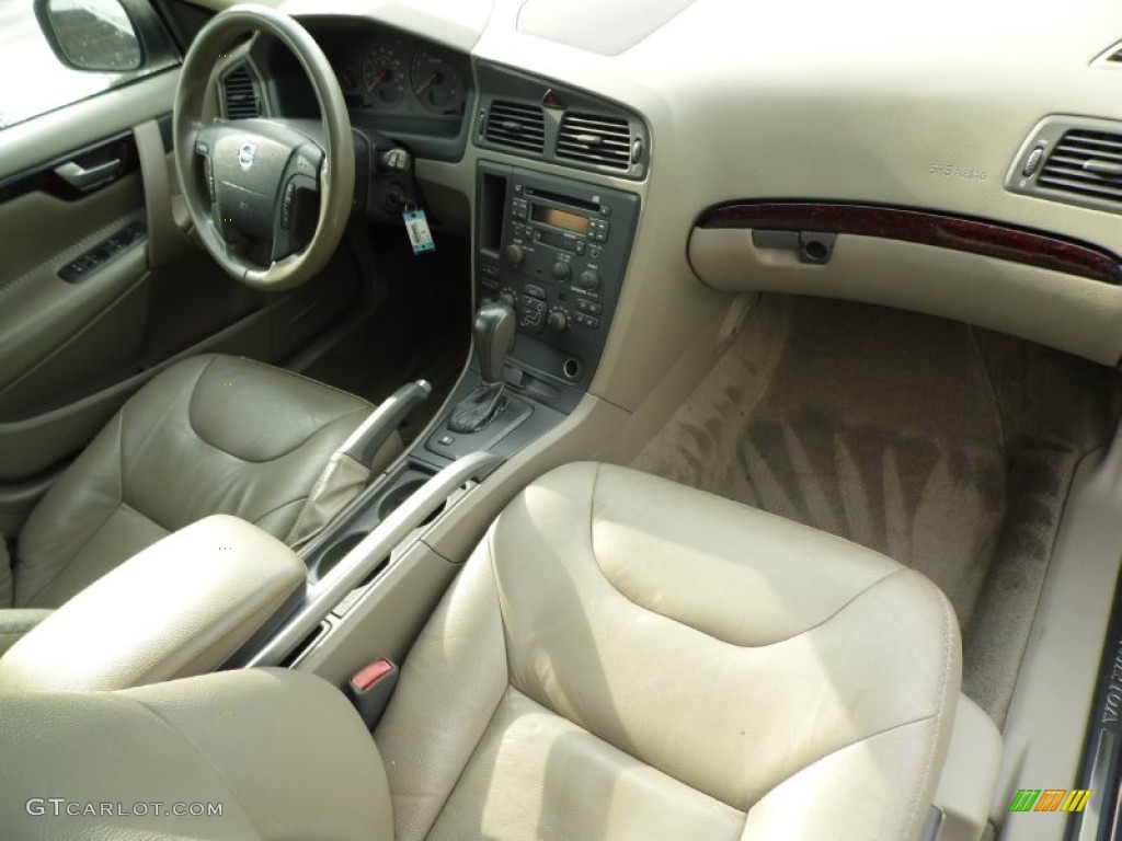 2003 XC70 AWD - White / Beige/Light Sand photo #16