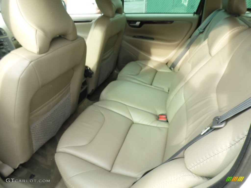 2003 XC70 AWD - White / Beige/Light Sand photo #18