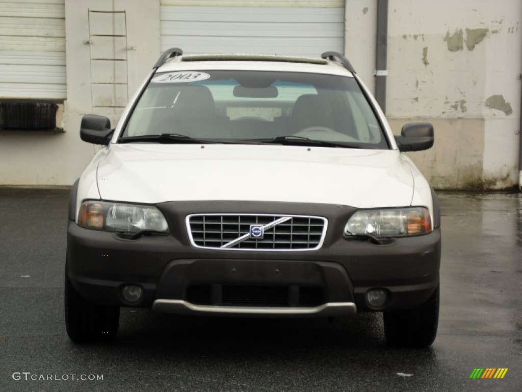 2003 XC70 AWD - White / Beige/Light Sand photo #22