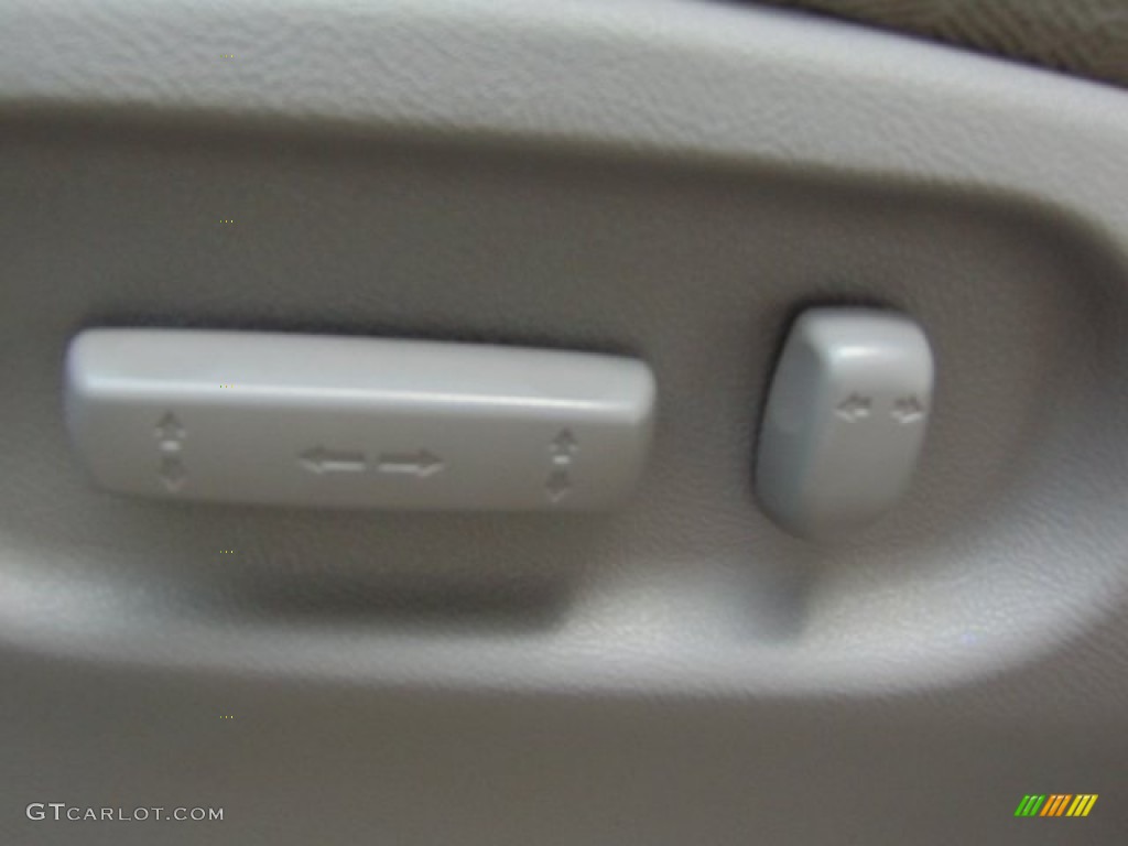 2010 Odyssey EX - Alabaster Silver Metallic / Gray photo #13