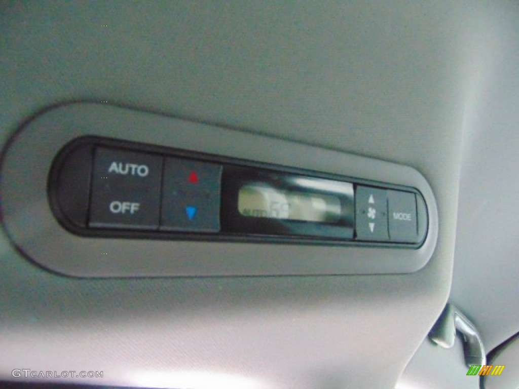 2010 Odyssey EX - Alabaster Silver Metallic / Gray photo #21