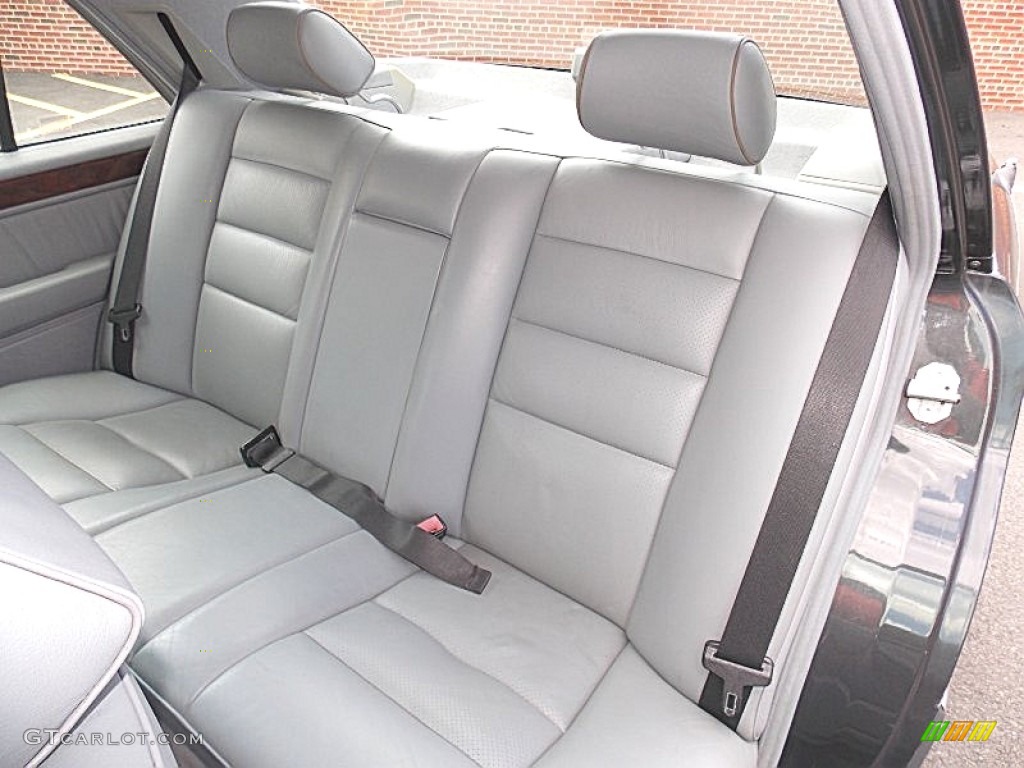 1994 Mercedes-Benz E 420 Sedan Rear Seat Photo #95315290