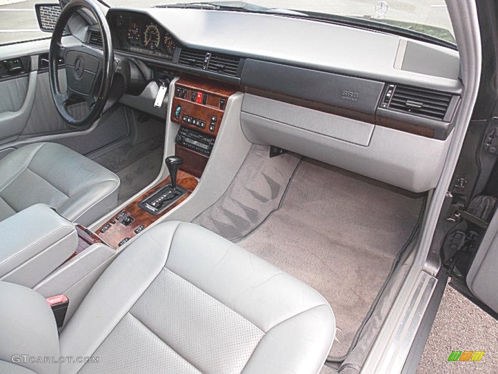 1994 Mercedes-Benz E 420 Sedan Dashboard Photos