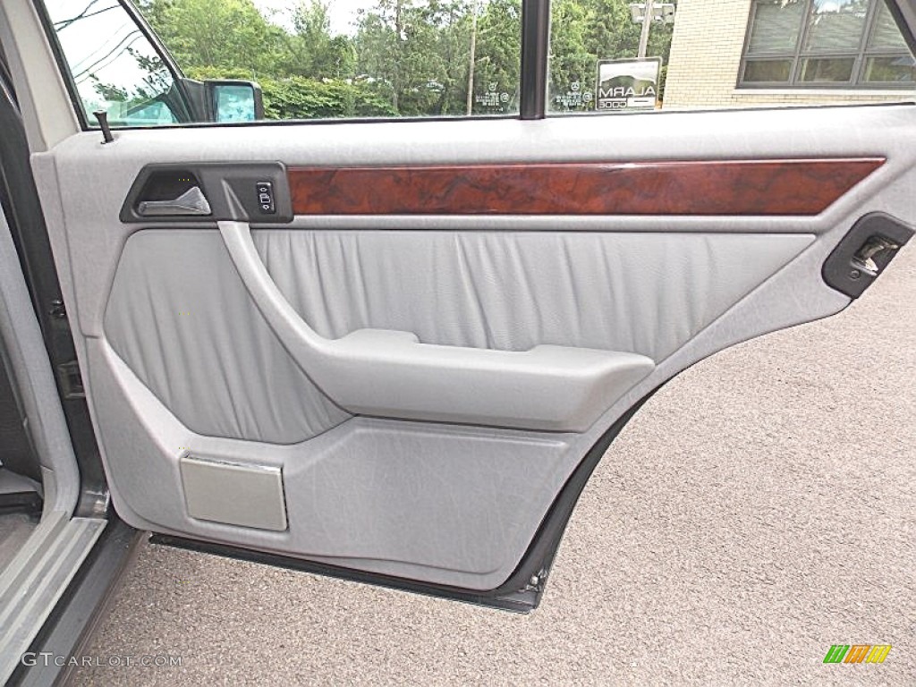 1994 Mercedes-Benz E 420 Sedan Door Panel Photos