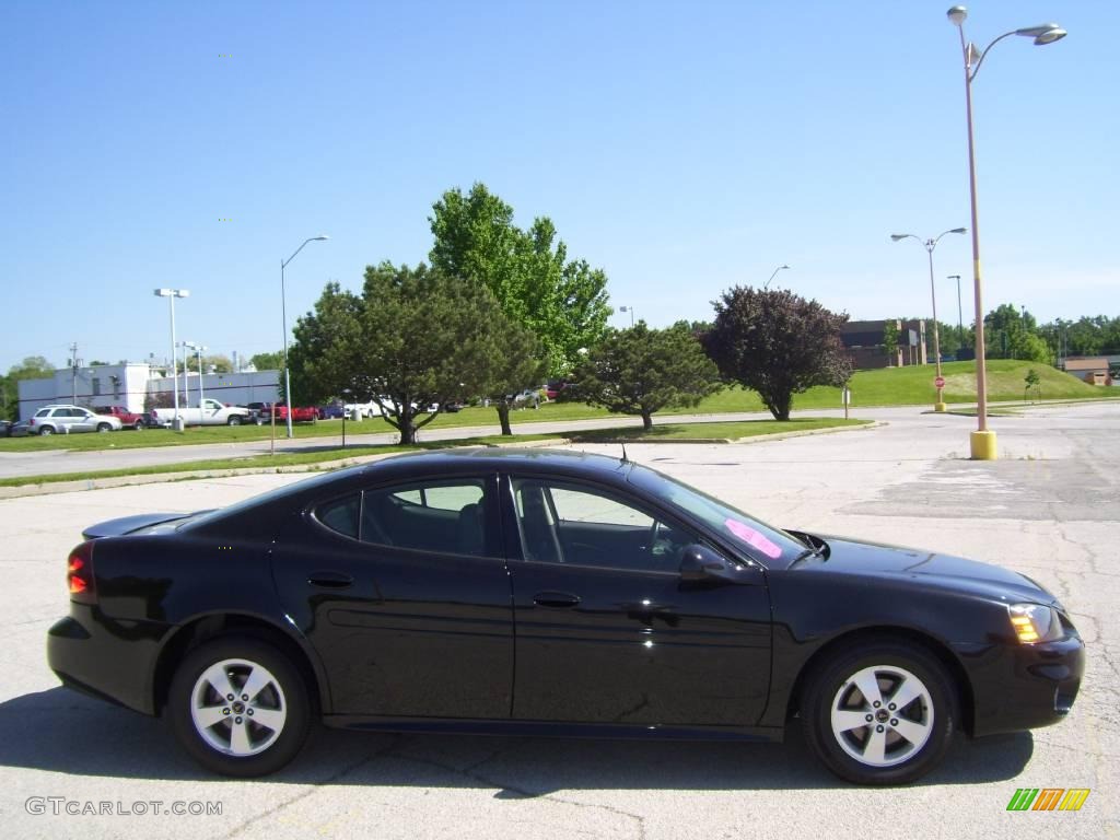 2005 Grand Prix GT Sedan - Black / Dark Pewter photo #1