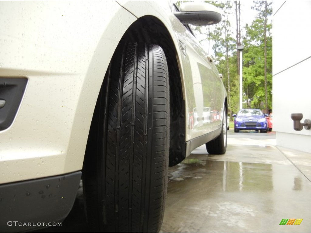 2011 Taurus SEL - Gold Leaf / Light Stone photo #11
